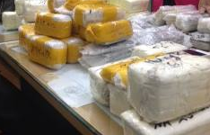 Bắt xe khách chở 500 chiếc điện thoại 'xịn' đang tuồn về Hà Nội